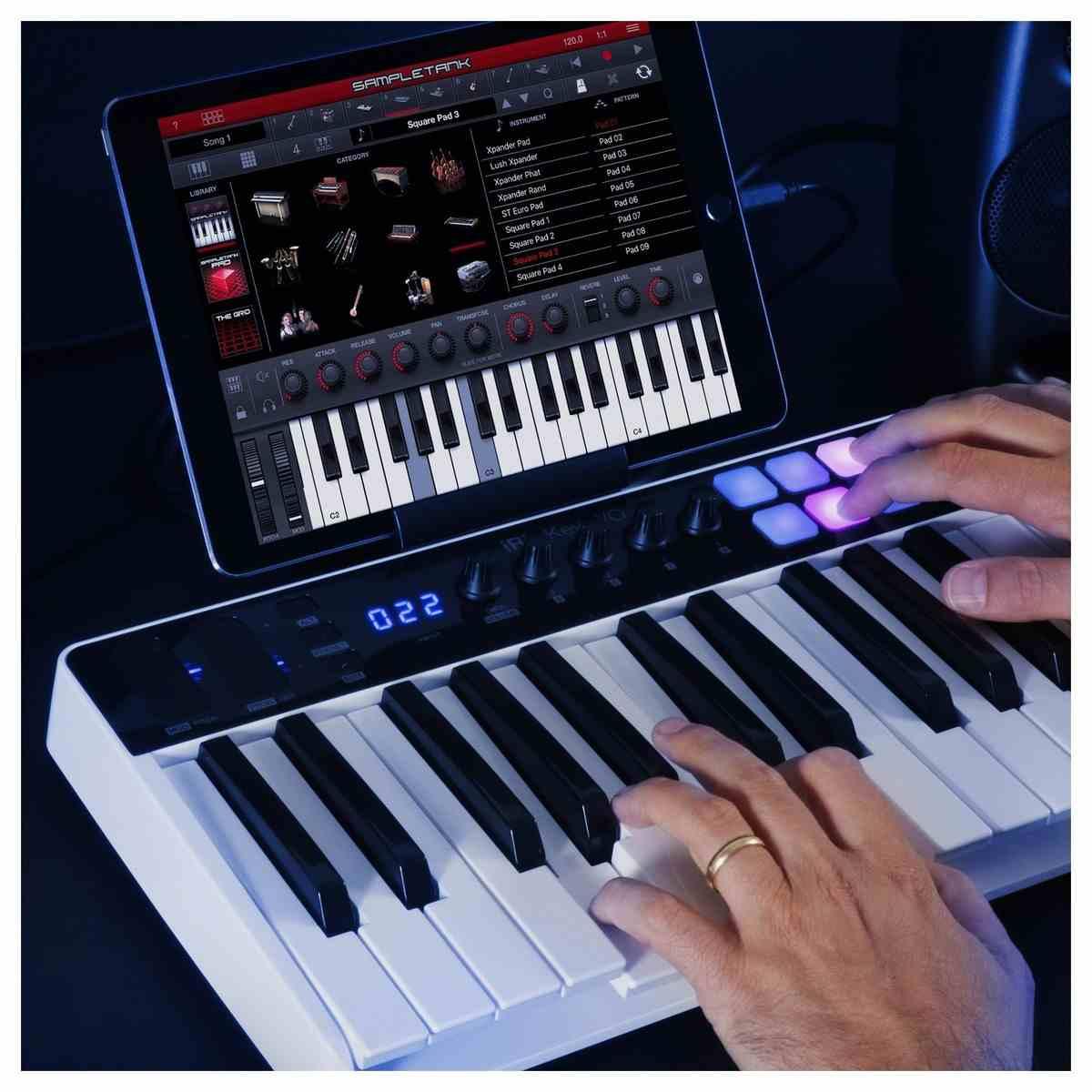 IK MULTIMEDIA iRig Keys I/O 25 - Master keyboard a 25 tasti per sistemi PC, MAC. iPad, iPhone con interfaccia audio integrata