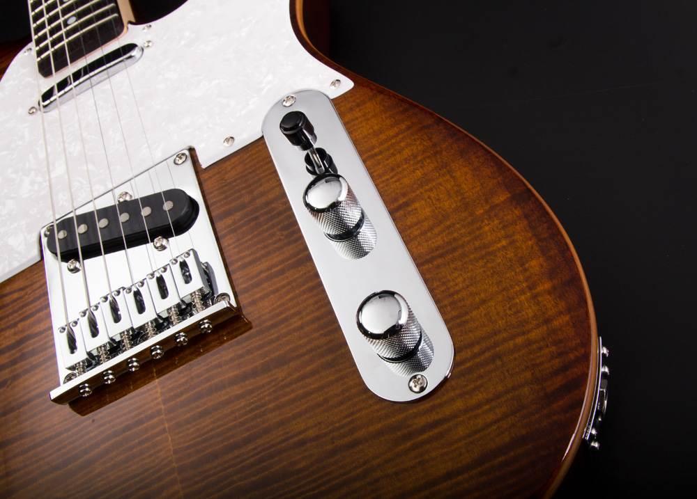 MICHAEL KELLY 1953 - Chitarra elettrica - Caramel Burst