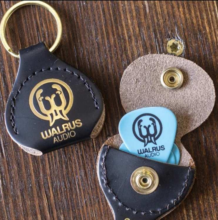 Walrus portachiavi pick holder black