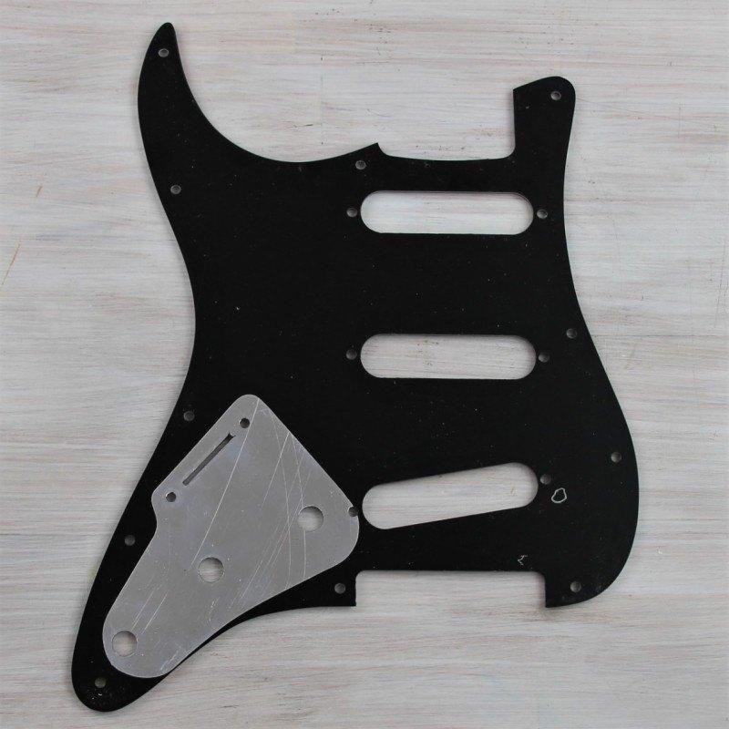 Pg03b battipenna stratocaster standard black 3 strati