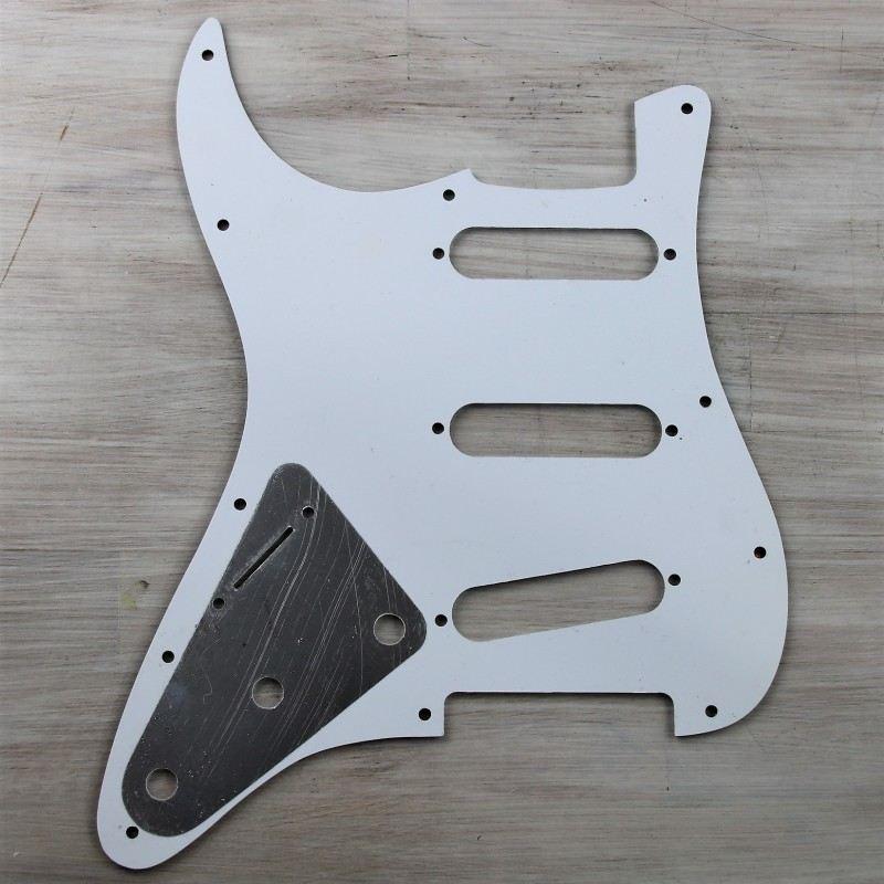 Pg03w battipenna stratocaster standard white 3 strati