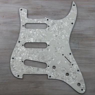 Pg03p battipenna bianco madreperla per stratocaster sss