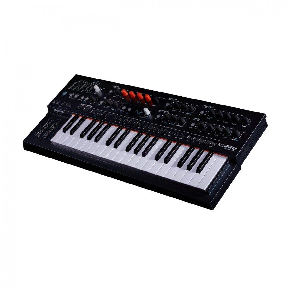 ARTURIA MiniFreak SINTETIZZATORE IBRIDO ANALOGICO/DIGITALE CON 6 VOCI 37 TASTI