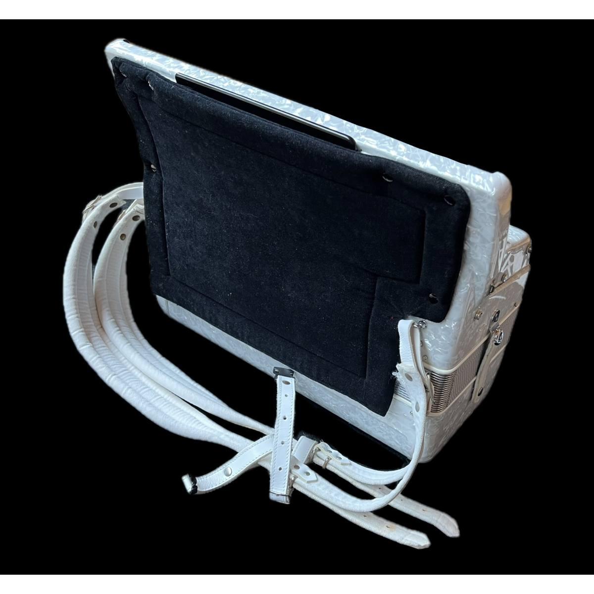 Fisarmonica mengascini 4/5 120 bassi 1 cassotto -  usata