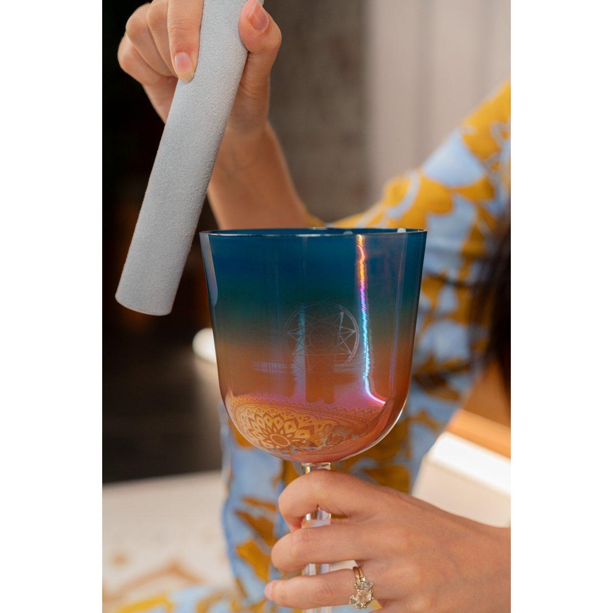 SONIC ENERGY ESOLCSB528 Campana tibetana in cristallo Essence Solfeggio da 4,5" Mi 528 Hz, Sunrise Blue