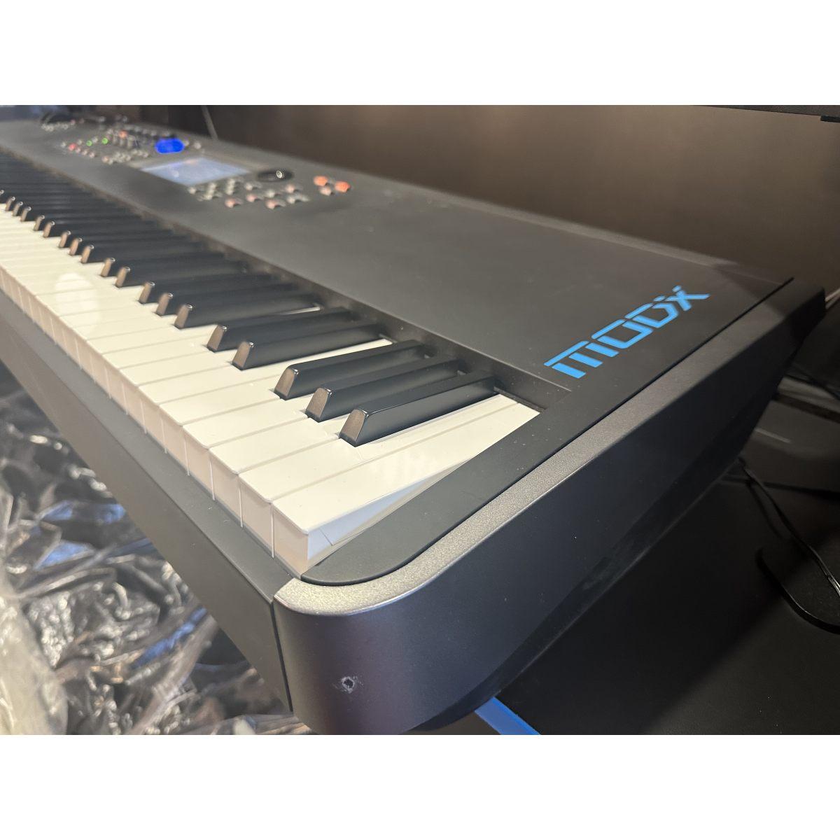 Yamaha modx8 usato garantito